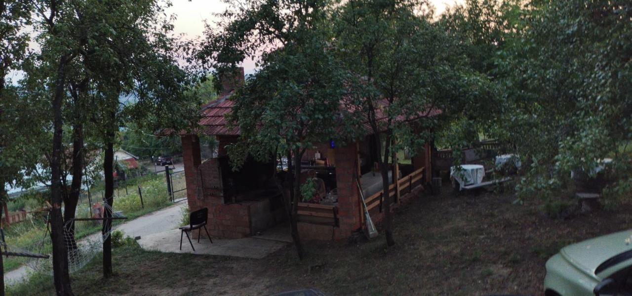 Bungalovi Api-Centar Gornji Milanovac Kültér fotó